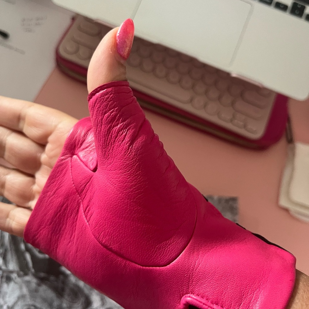 Chanel Pink and Black Fingerless Gloves 7.5 - Picture 2 of 3